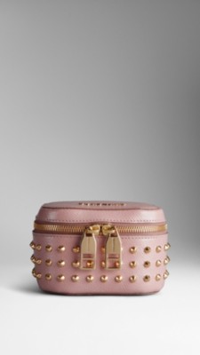 Neceser en charol London con tachuelas