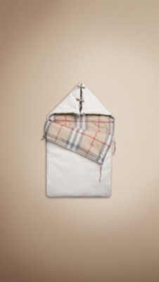 Check-Lined Baby Nest