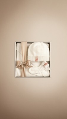 New Born Cashmere Gift Set