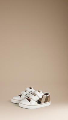 Canvas Check Trainers