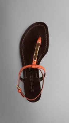Lock Detail Bridle Leather Sandals