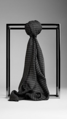 Geometric Print Scarf