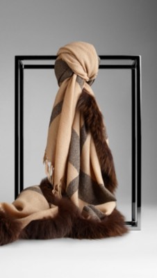 Fur Trim Check Square