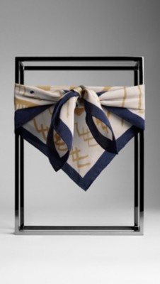 Prorsum Graphic Silk Square
