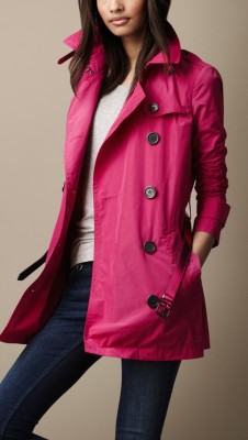 Trench coat corto con detalle metalizado