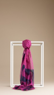 Cotton Heart Graphic Scarf