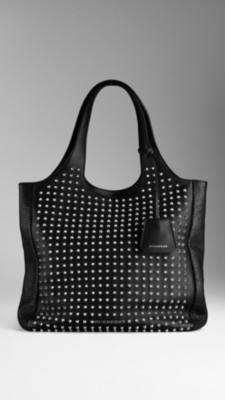 Bolso shopper mediano en cuero con tachuelas