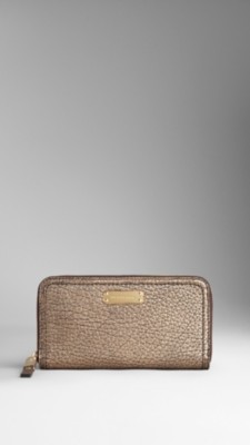 Leather Saddlestitch Ziparound Wallet