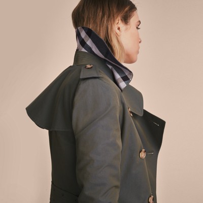 Смотреть КоллекцииПальто Burberry видео Смотреть КоллекцииПальто Burberry видео