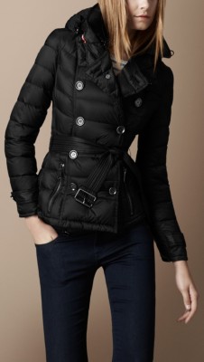 Trench coat corto acolchado