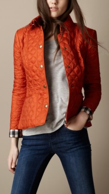Chaqueta corta acolchada
