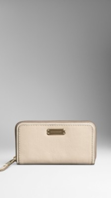 Leather Saddlestitch Ziparound Wallet