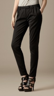 Pantalones de pitillo con bolsillos de ojal