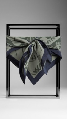 Prorsum Graphic Silk Square