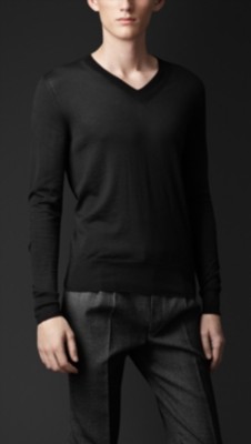 Jersey con cuello de pico en cachemir y seda