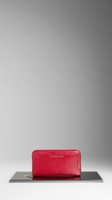 London Leather Ziparound Wallet