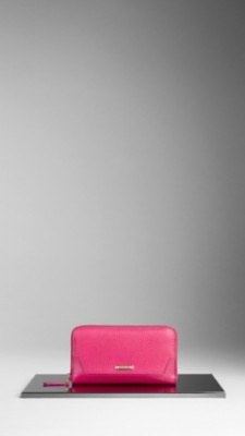 London Leather Ziparound Wallet