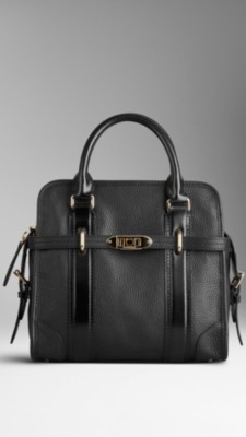 Bolso tote mediano vertical de cuero granulado