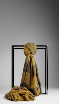 Houndstooth Check Scarf
