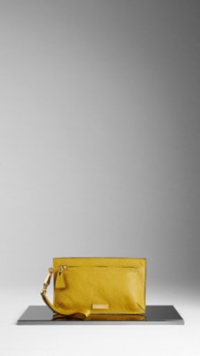 Grainy Leather Wristlet