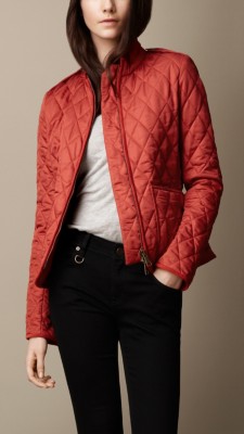 Chaqueta acolchada con detalle de trabillas
