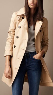 Trench coat de longitud media en popelina de algodón con doble cierre para el cuello