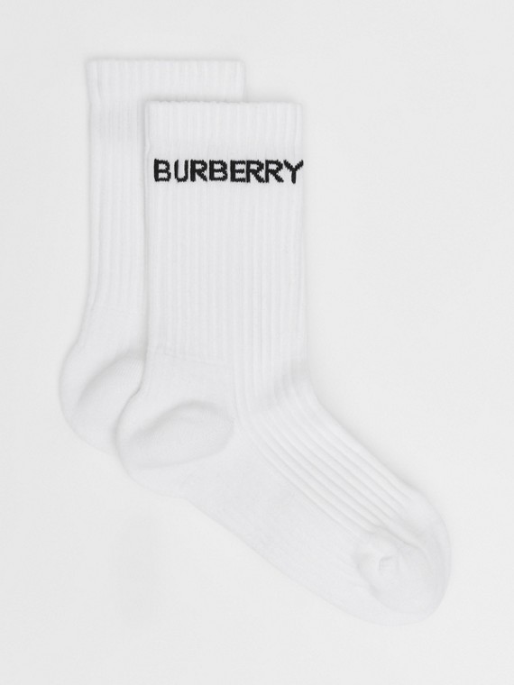 Socken aus technischer Stretchbaumwolle mit Logo in Intarsienoptik (Weiß)