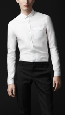 Camisa de corte recto con cuello de botones