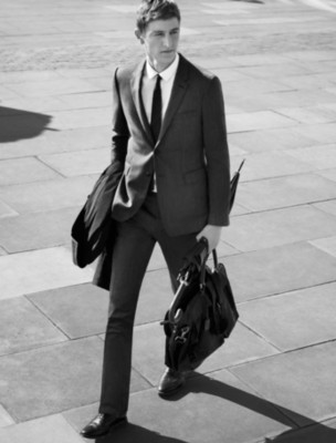 Burberry - 成立于1856年的标志性英国奢侈品牌