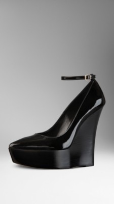 Point-Toe Platform Wedge Pumps