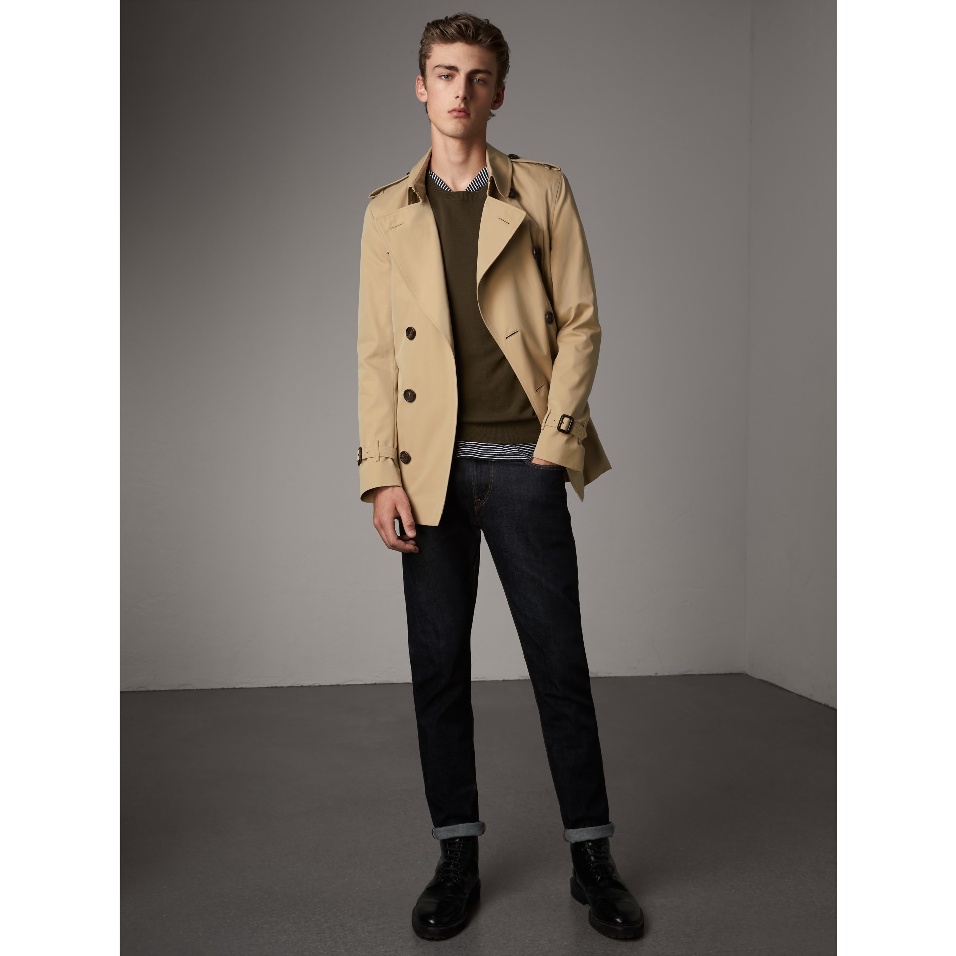 the sandringham – short trench coat in honey