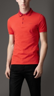 Polo con cuello a rayas