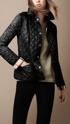 Chaqueta acolchada corta
