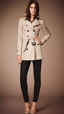 Women's Heritage Trench Coat in Stone Burberry