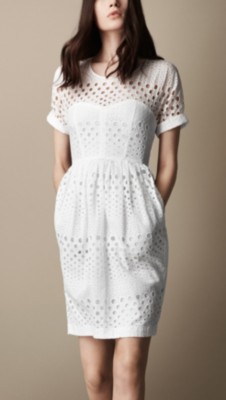 Vestido tulipán en encaje inglés