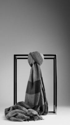 Houndstooth Check Scarf