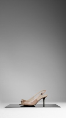 Brogue Detail Leather Sandals