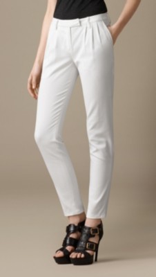 Pantalones de pitillo con bolsillos de ojal