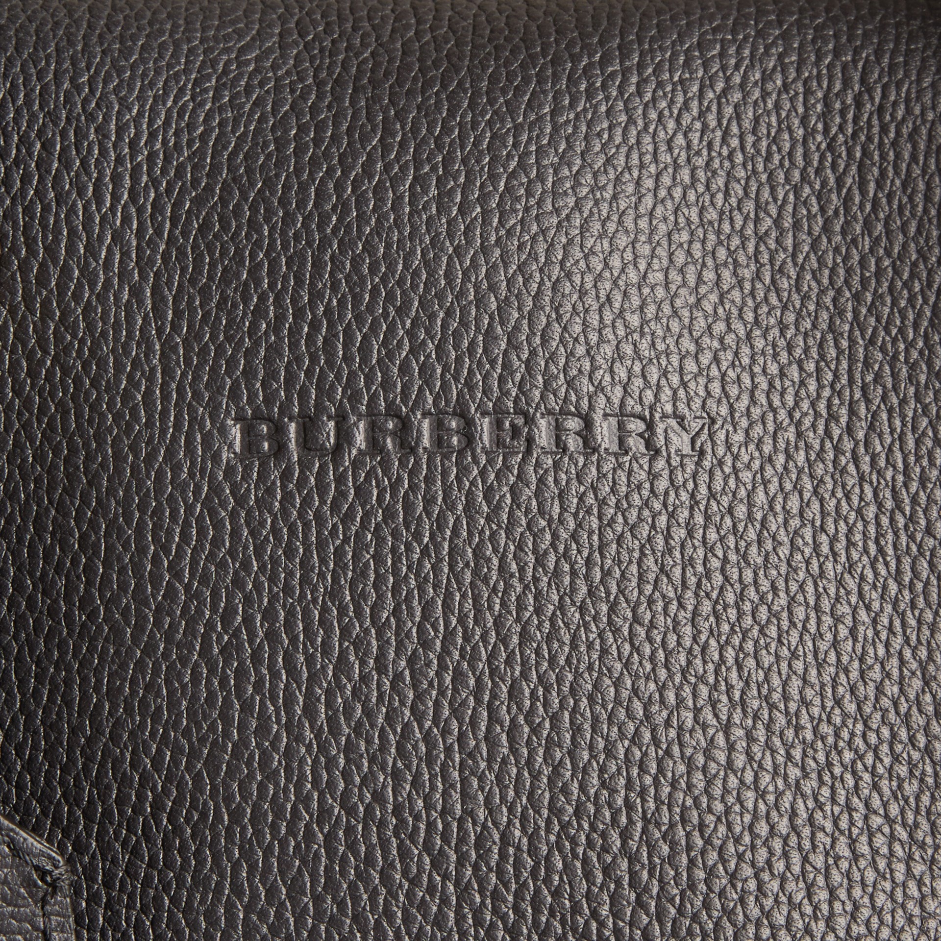 Grainy Leather Holdall Charcoal | Burberry