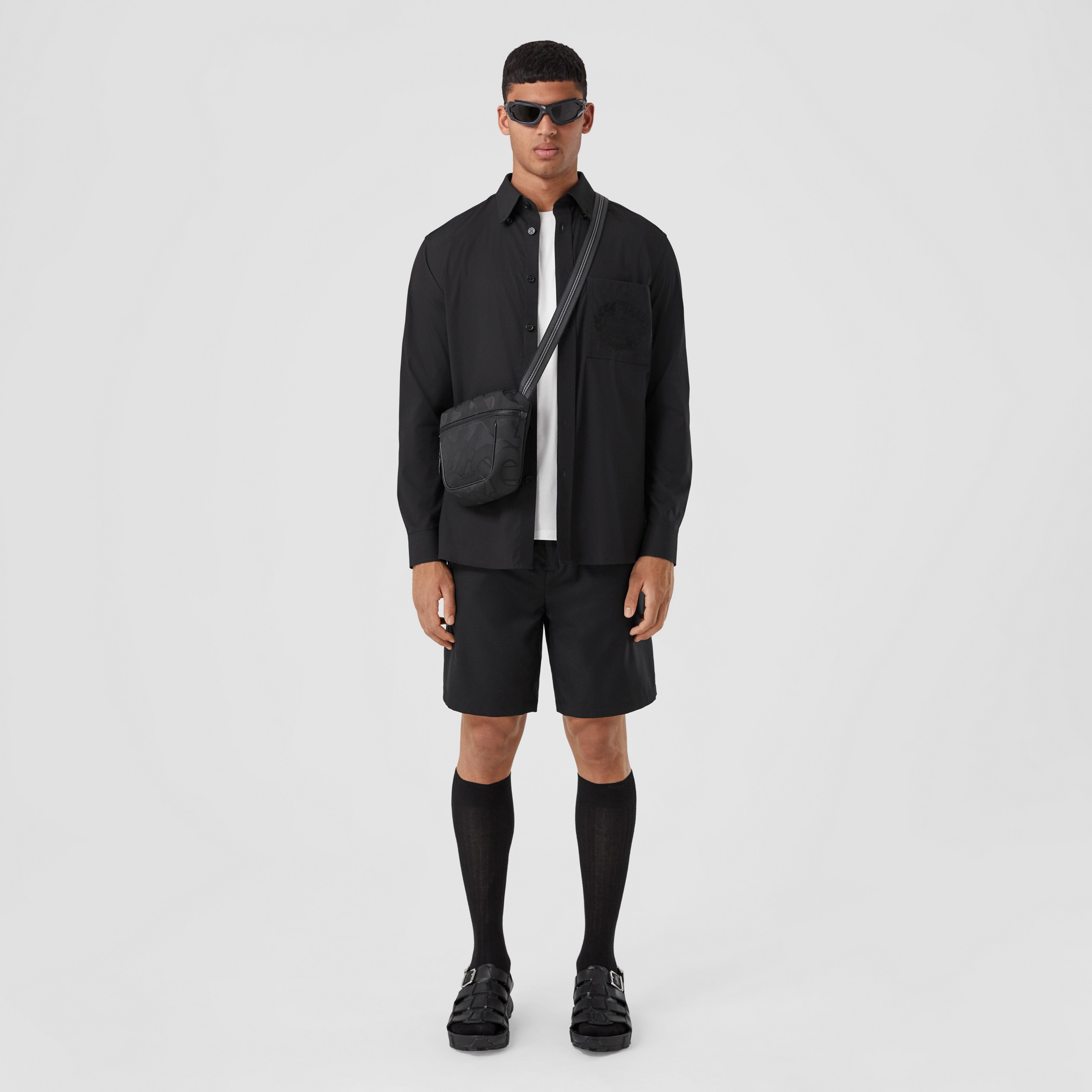 Camisa en algodón elástico con emblema bordado de hojas de roble (Negro) - Hombre | Burberry® oficial - 4