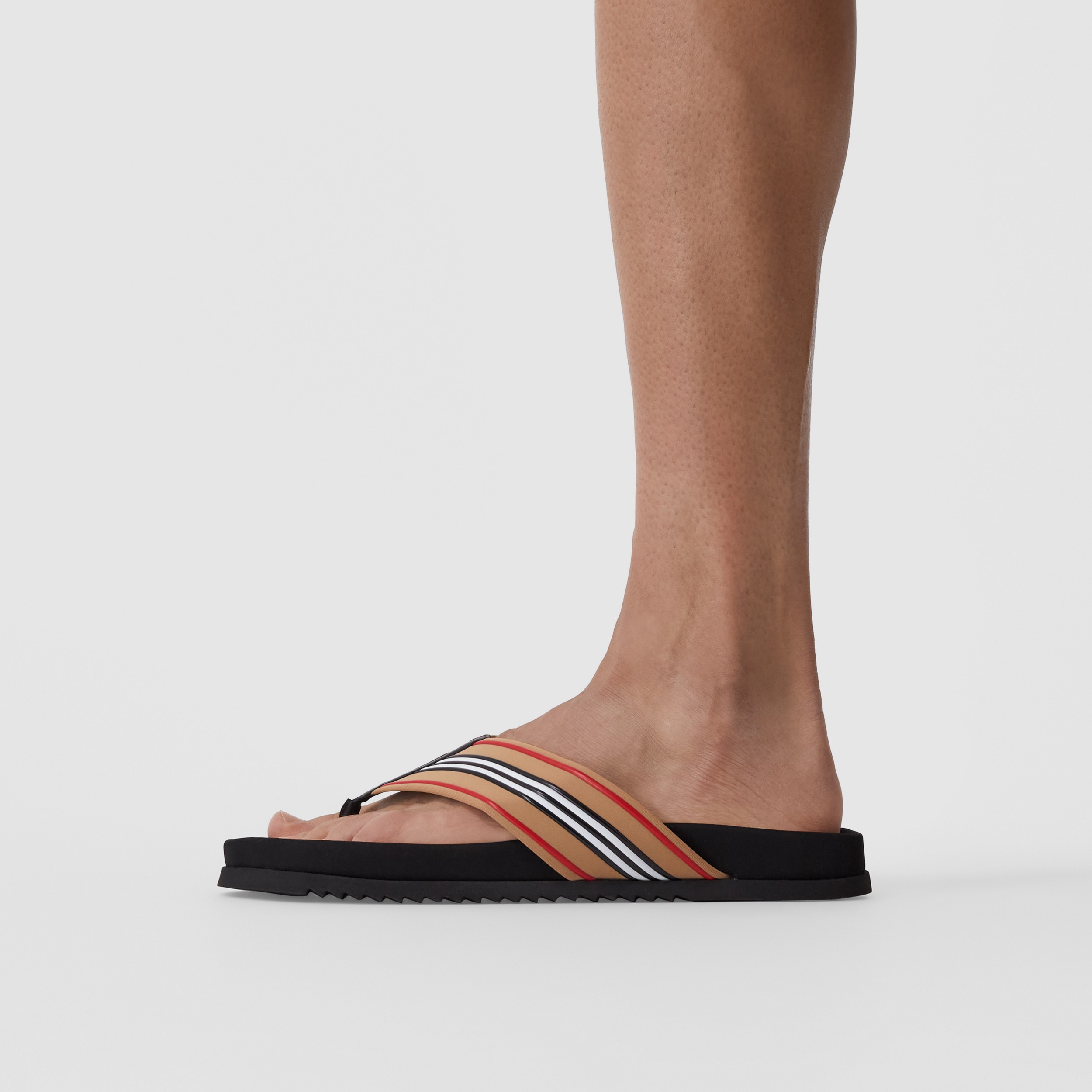 Sandálias de neoprene com estampa de listras icônicas (Bege Clássico) - Homens | Burberry® oficial - 3