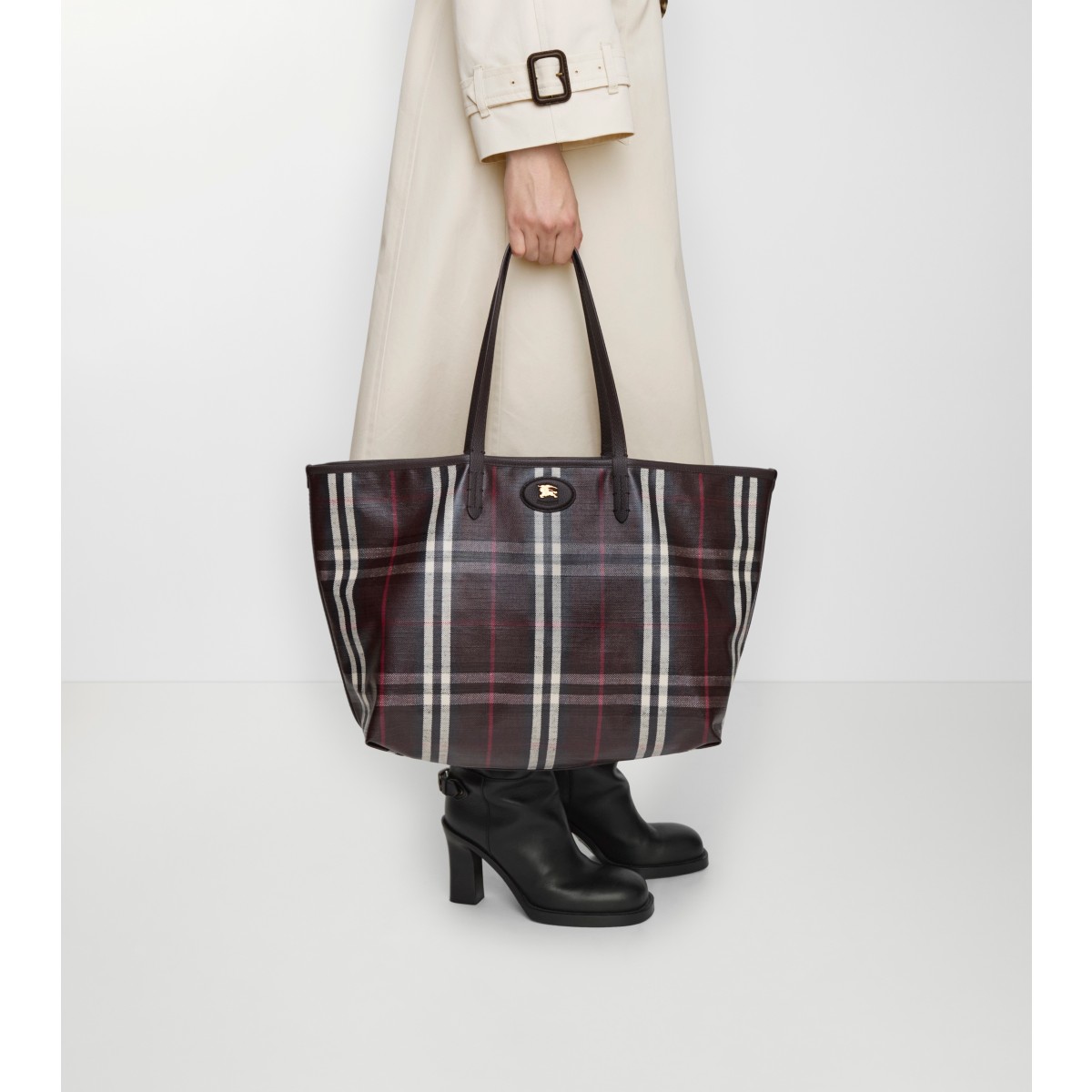  Check Medium Highlands Tote