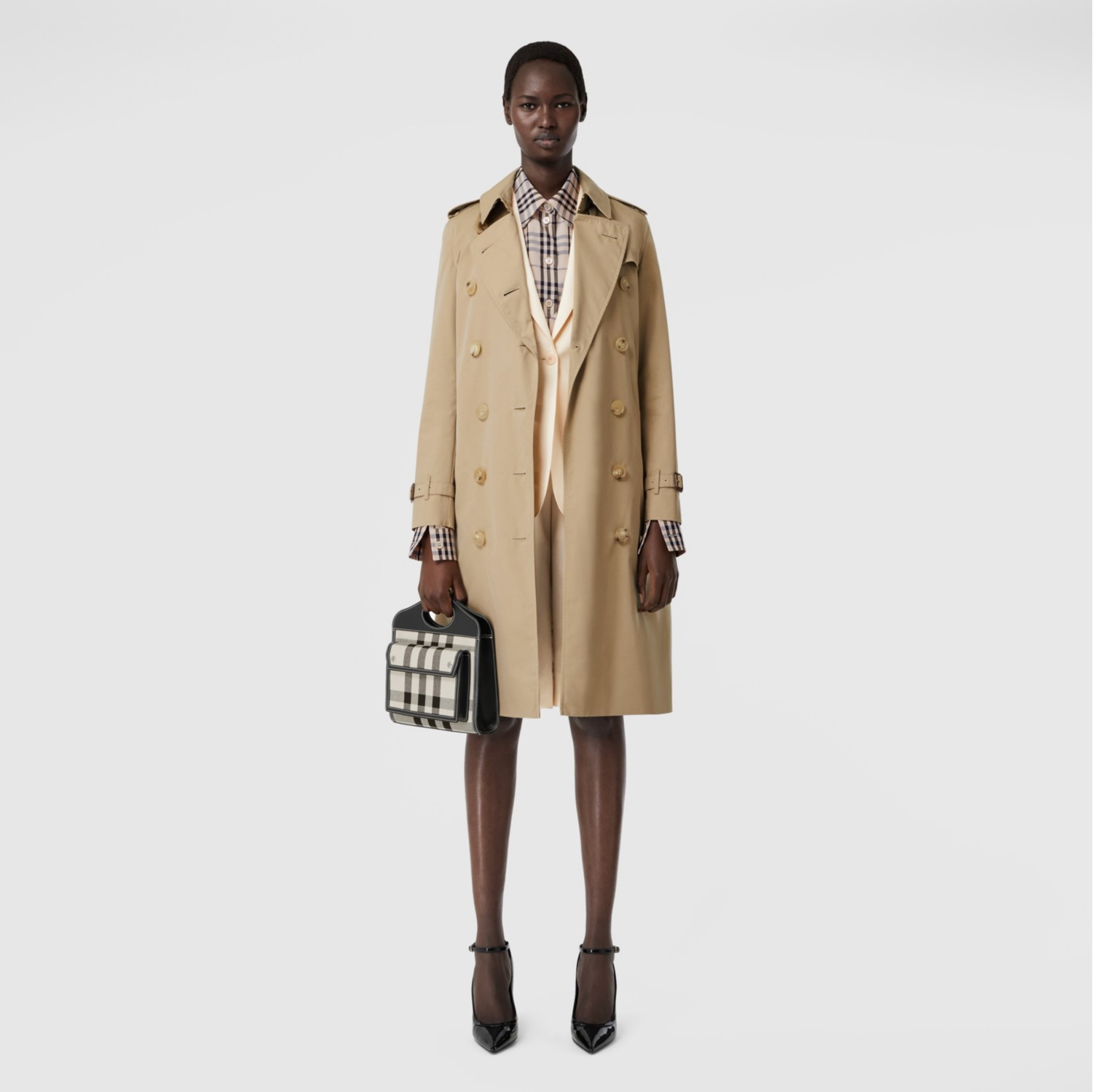 The Mid-length Kensington Heritage Trench Coat in Honey - Women, Cotton  Gabardine