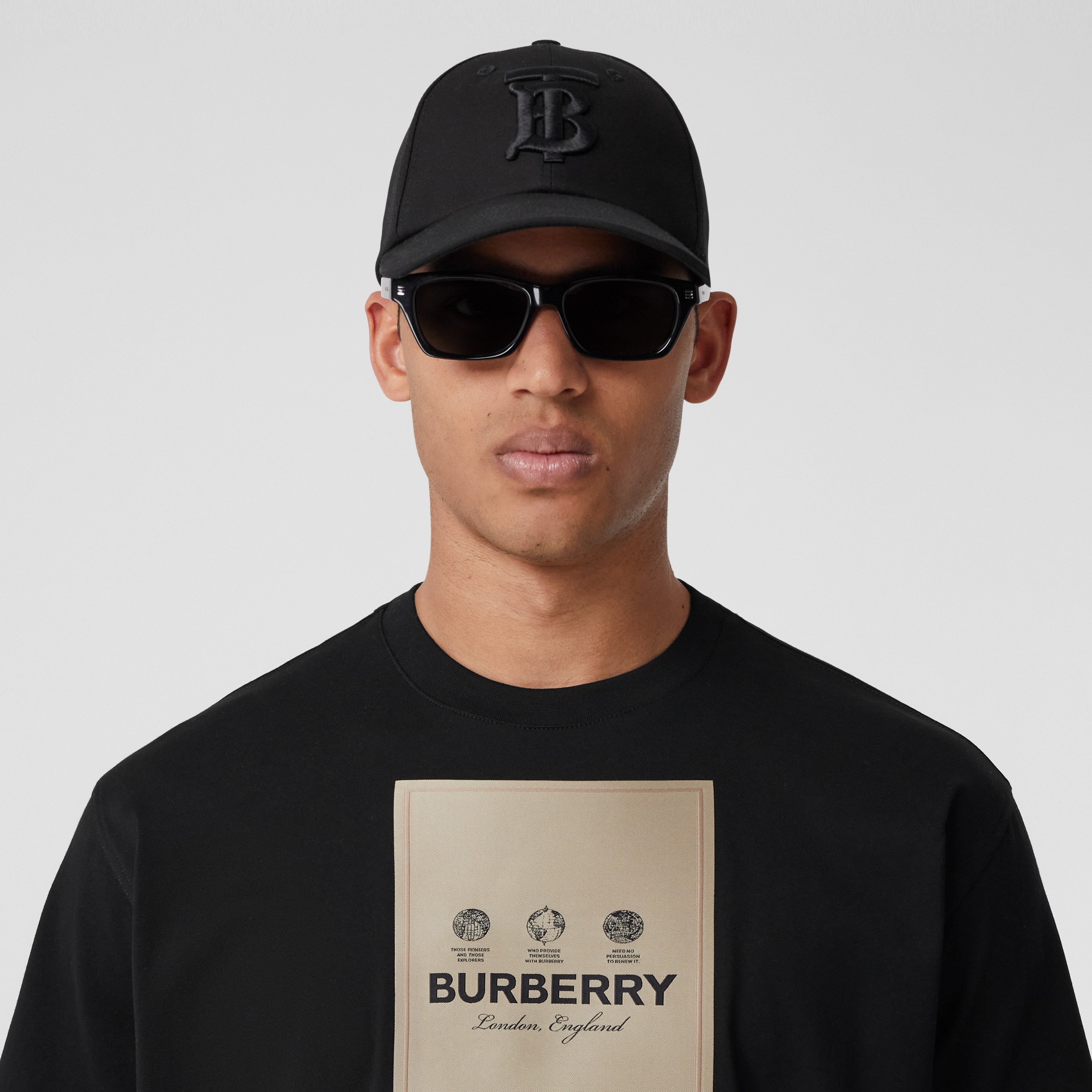 라벨 아플리케 코튼 오버사이즈 티셔츠 (블랙) | Burberry® - 2