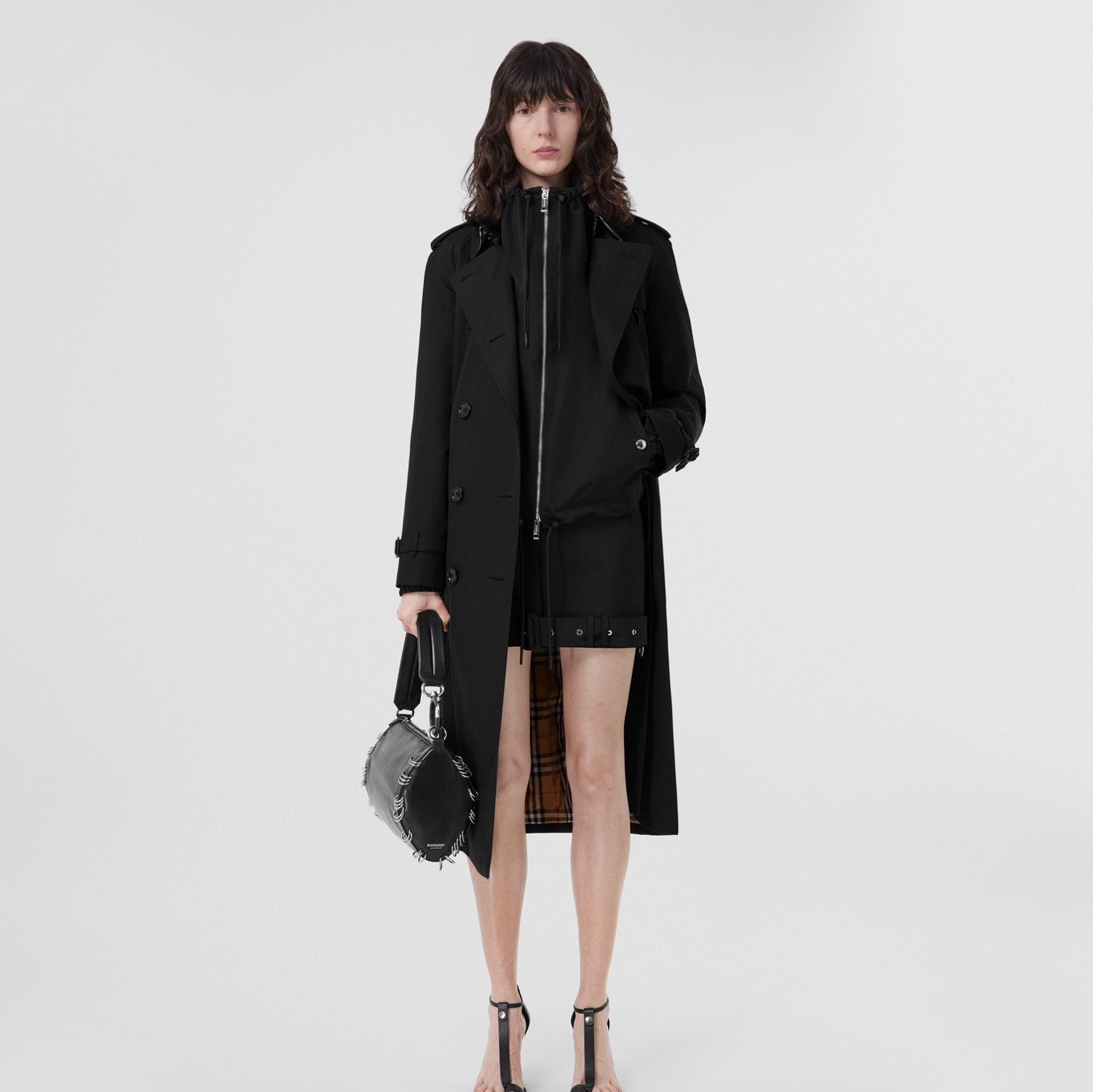 The Long Waterloo Heritage Trench Coat in Black - Women | Burberry® Official