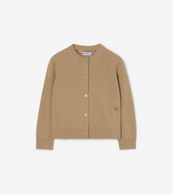 030CBF5B-3B2B-4B10-8C22-