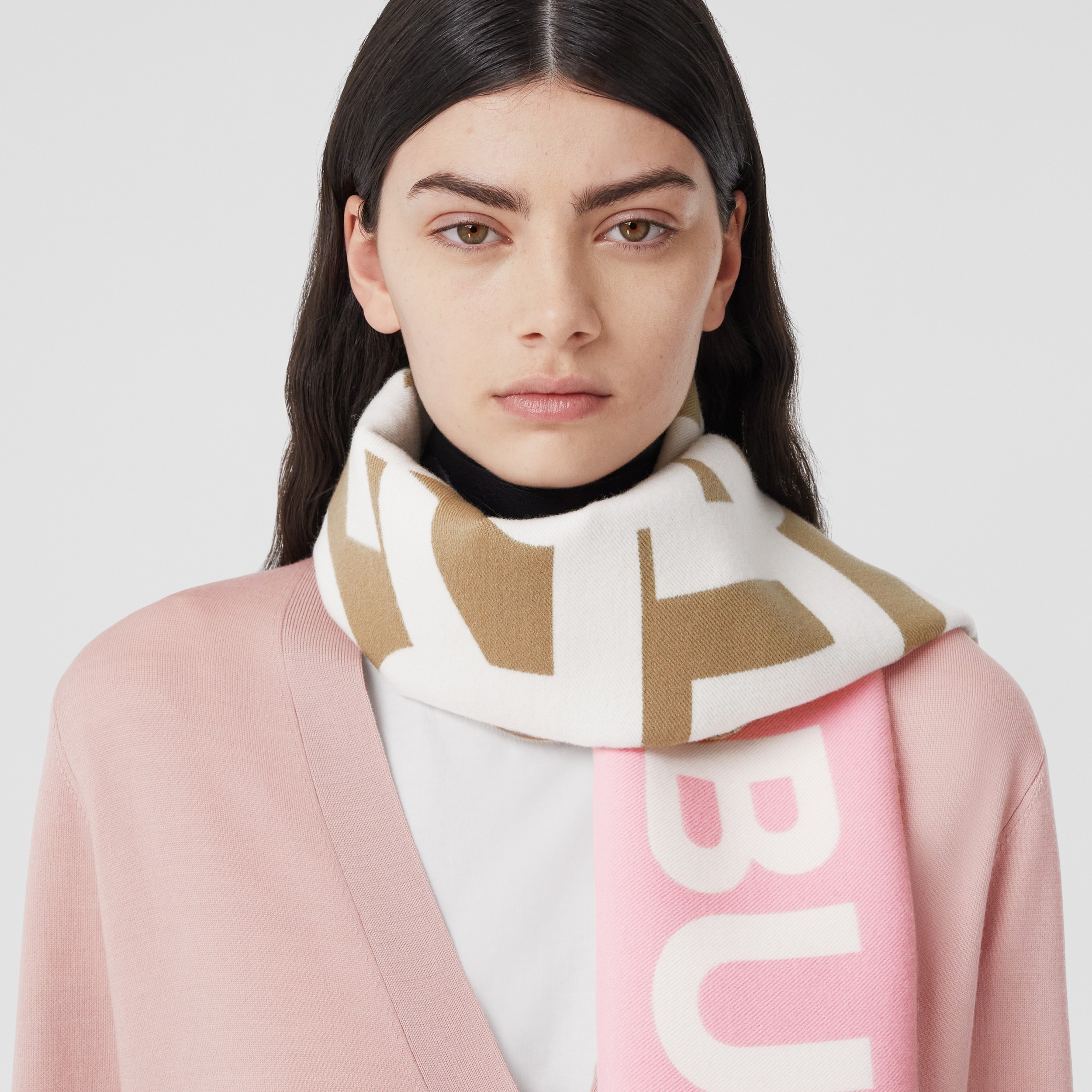 Cachecol de lã e seda com slogan em jacquard (Rosa Claro) | Burberry® oficial - 3