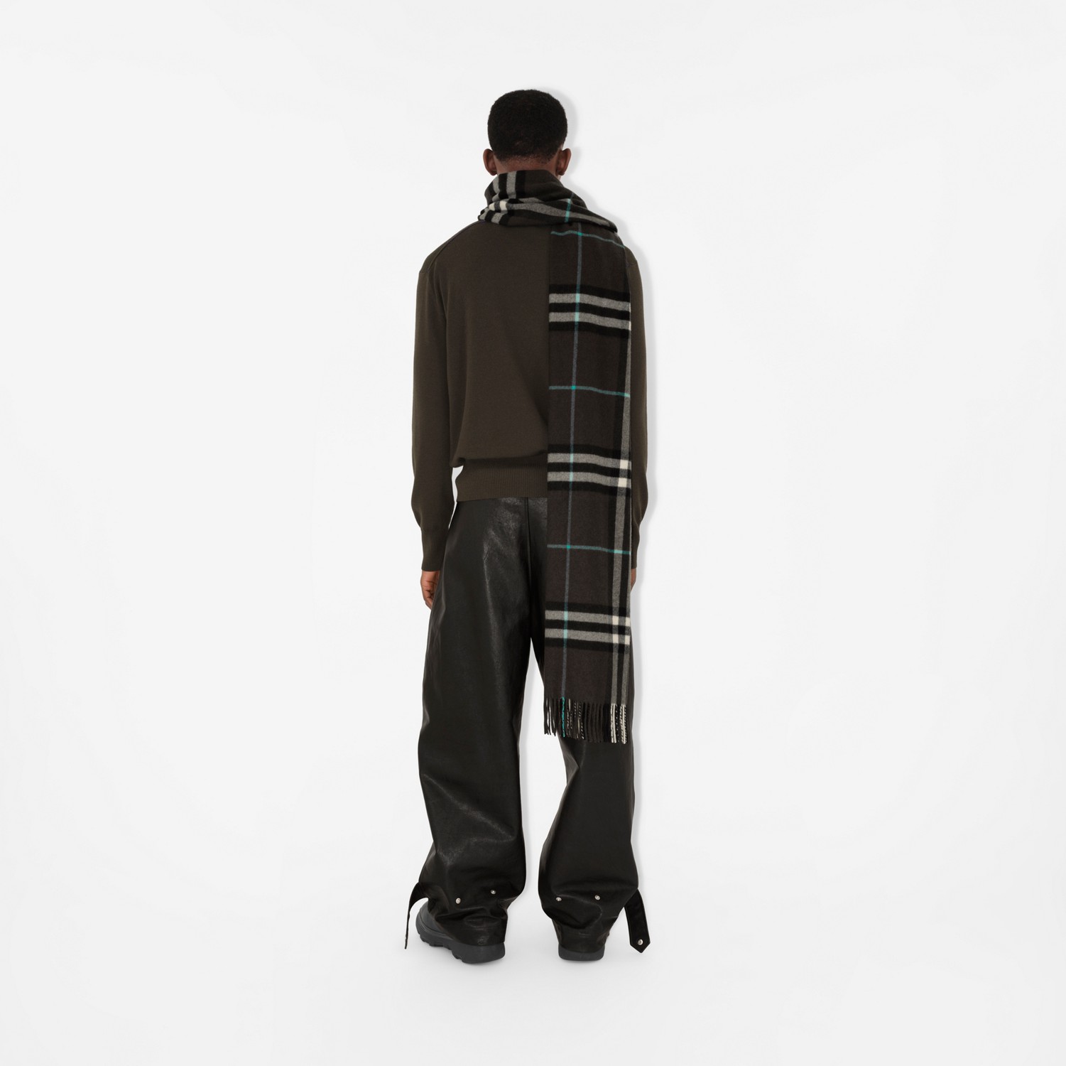 Wide Check Cashmere Scarf in Otter | Burberry® Official