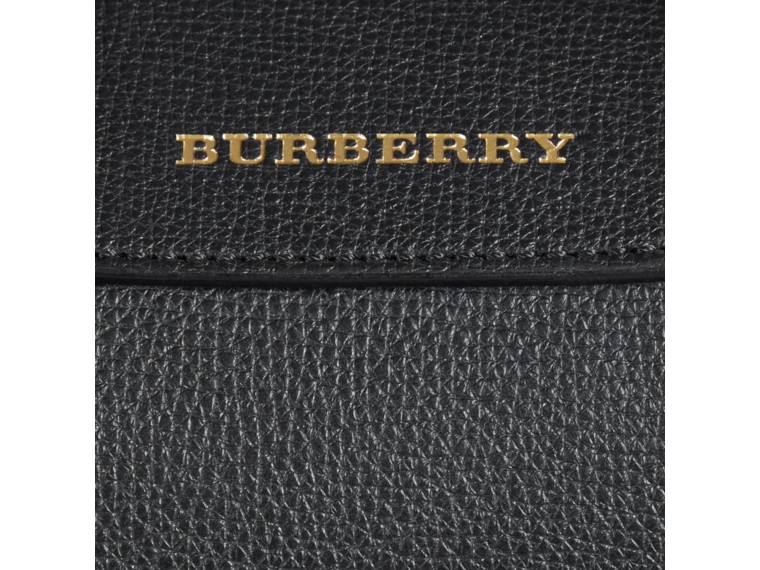 The Medium Alchester in Grainy Leather Black | Burberry