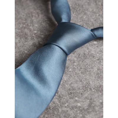 blue burberry tie